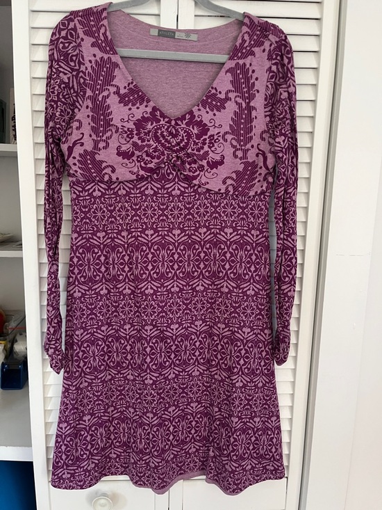 Athleta Dresses & Skirts - Athleta Hot Creek Plum Patterned V-Neck Long Sleeve Dress